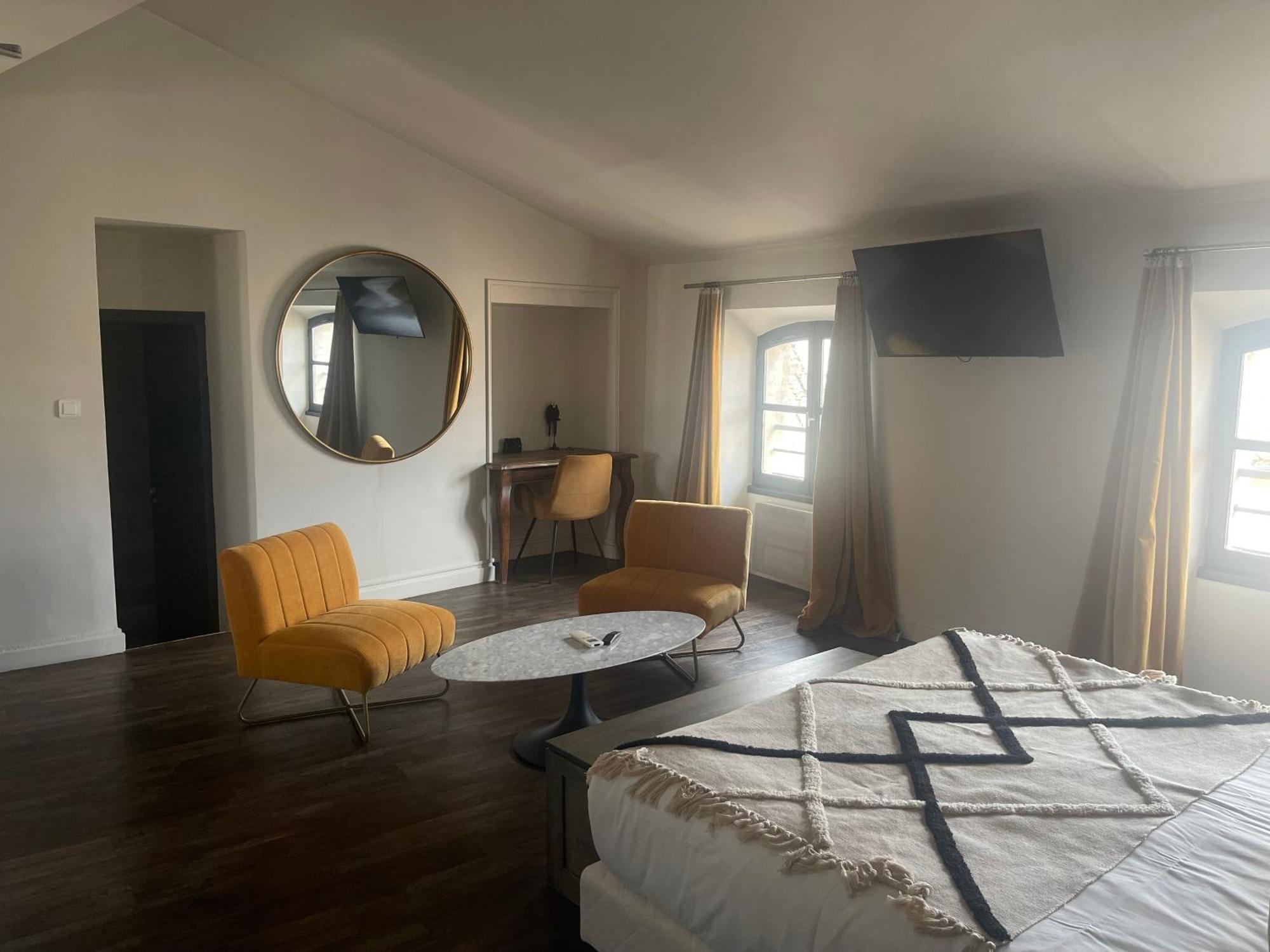 Le Victoria Boutique Hotel Сен-Поль-Труа-Шато Экстерьер фото
